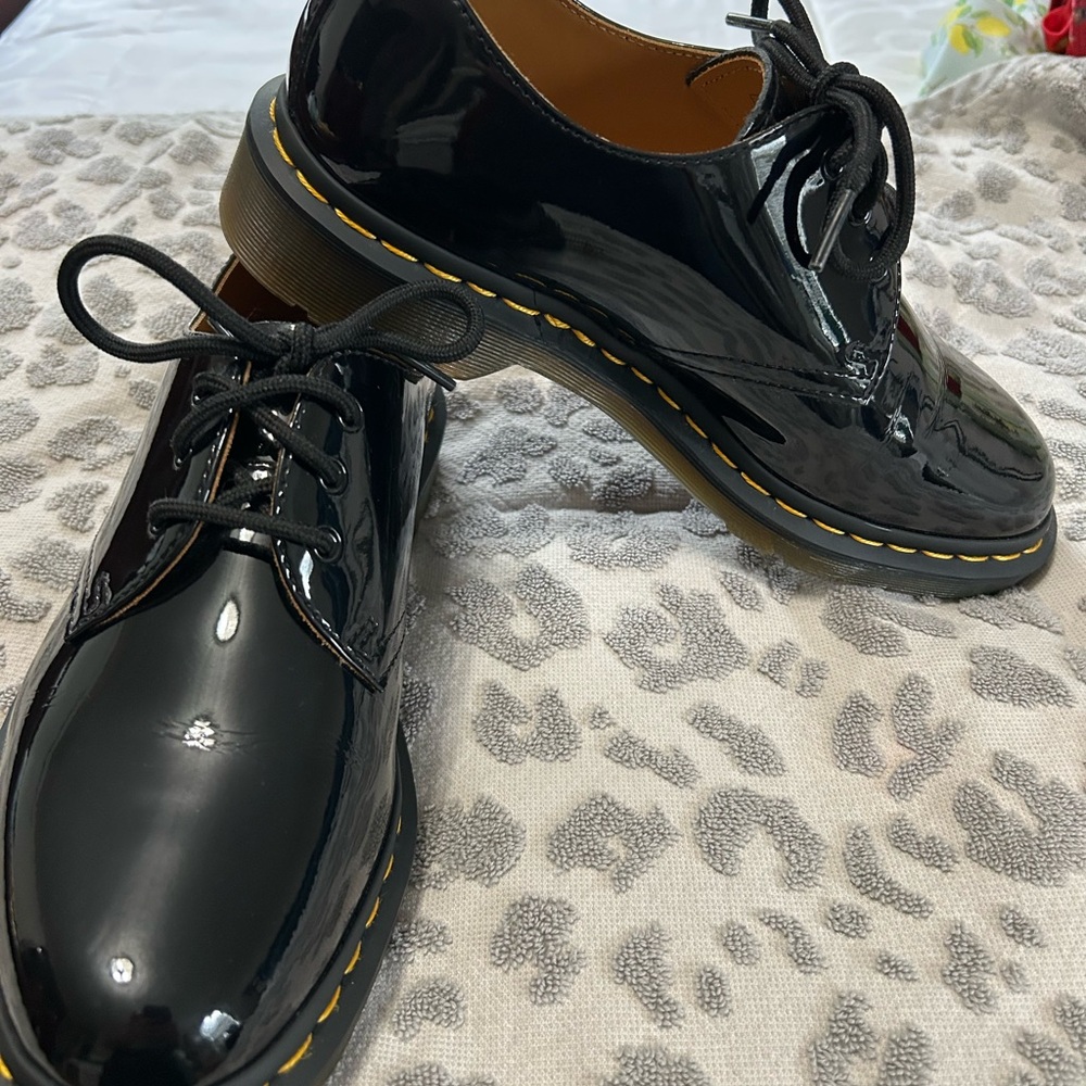 Dr. Martens Black Patent Oxford Shoes with Glossy Finish - Picture 3 of 10